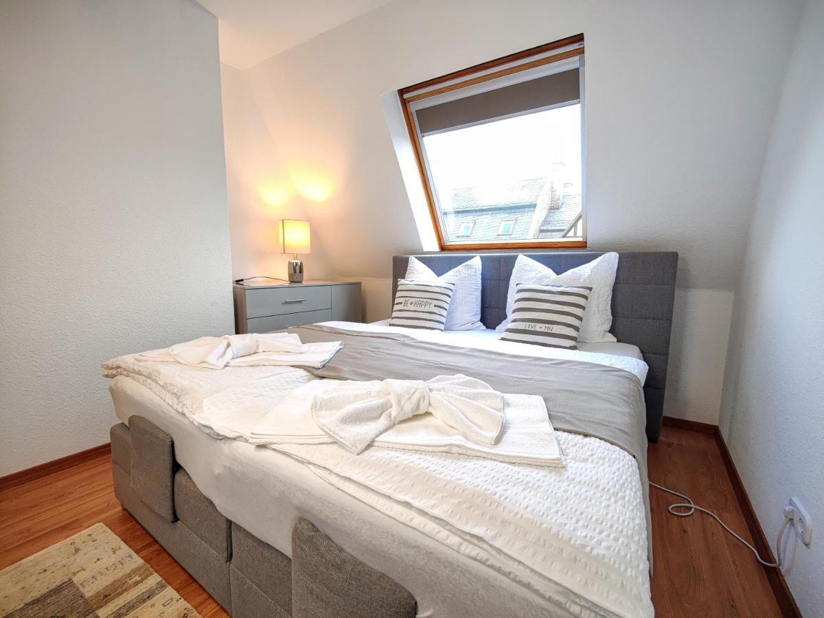 Yourfavoritebed 100M2 Designwohnung Mit Vollausstattung Plauen Luaran gambar